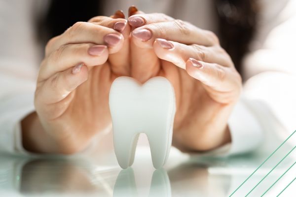 Zahnschmelz stärken – 7 Tipps